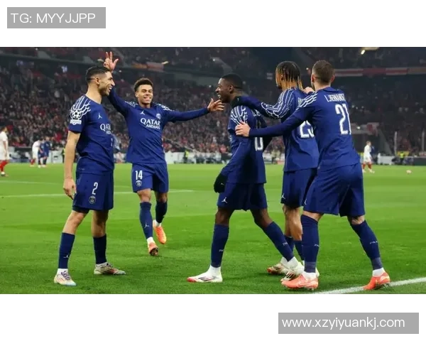 意甲激战巴黎圣日耳曼大胜曼联三球绝杀点燃全场激情